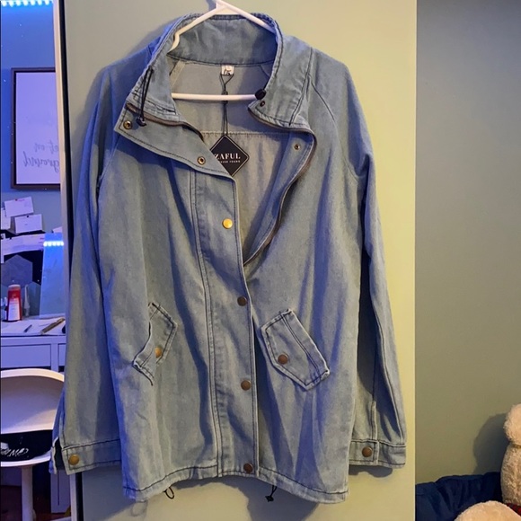Jean jacket - Picture 1 of 5